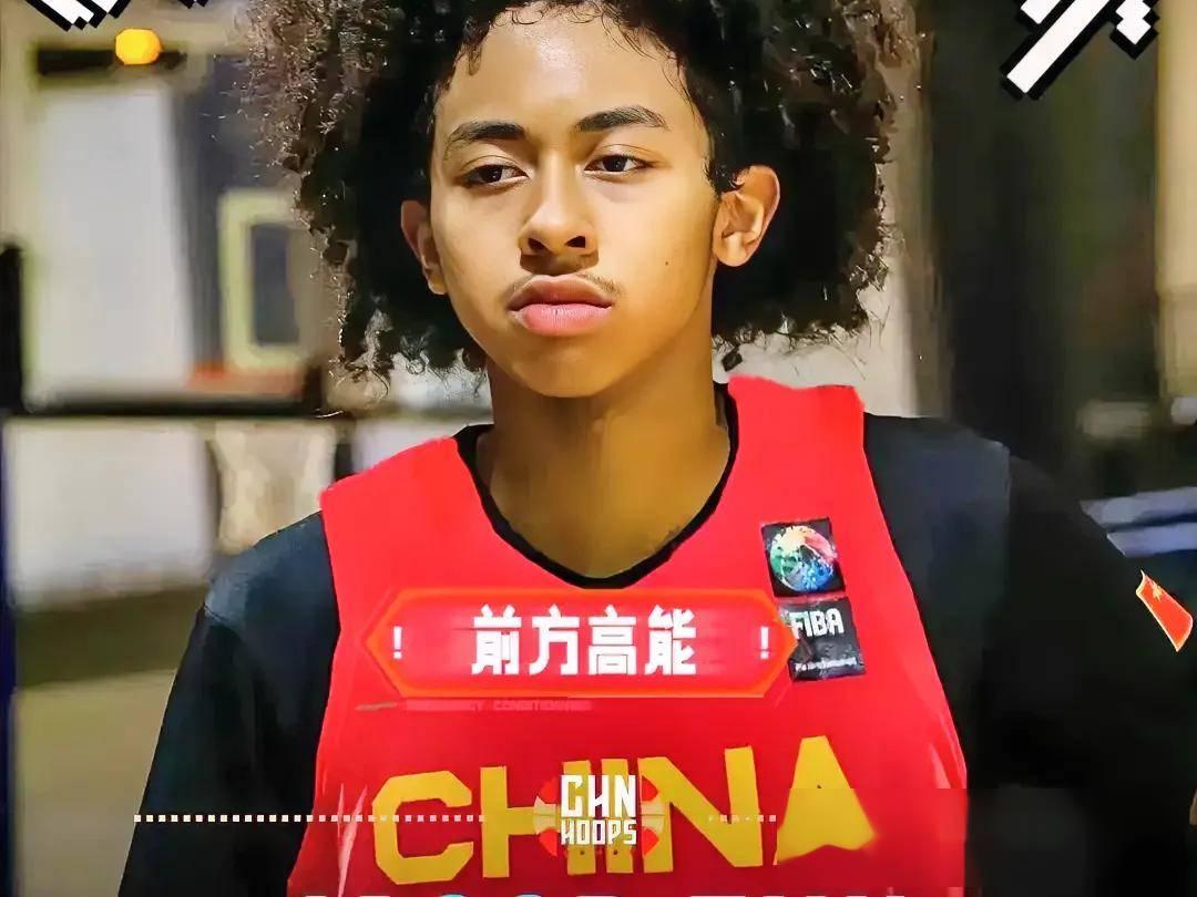 FIBA晒朱正赛场精彩瞬间：他的入队让中国队注入了一股全新的力量的简单介绍